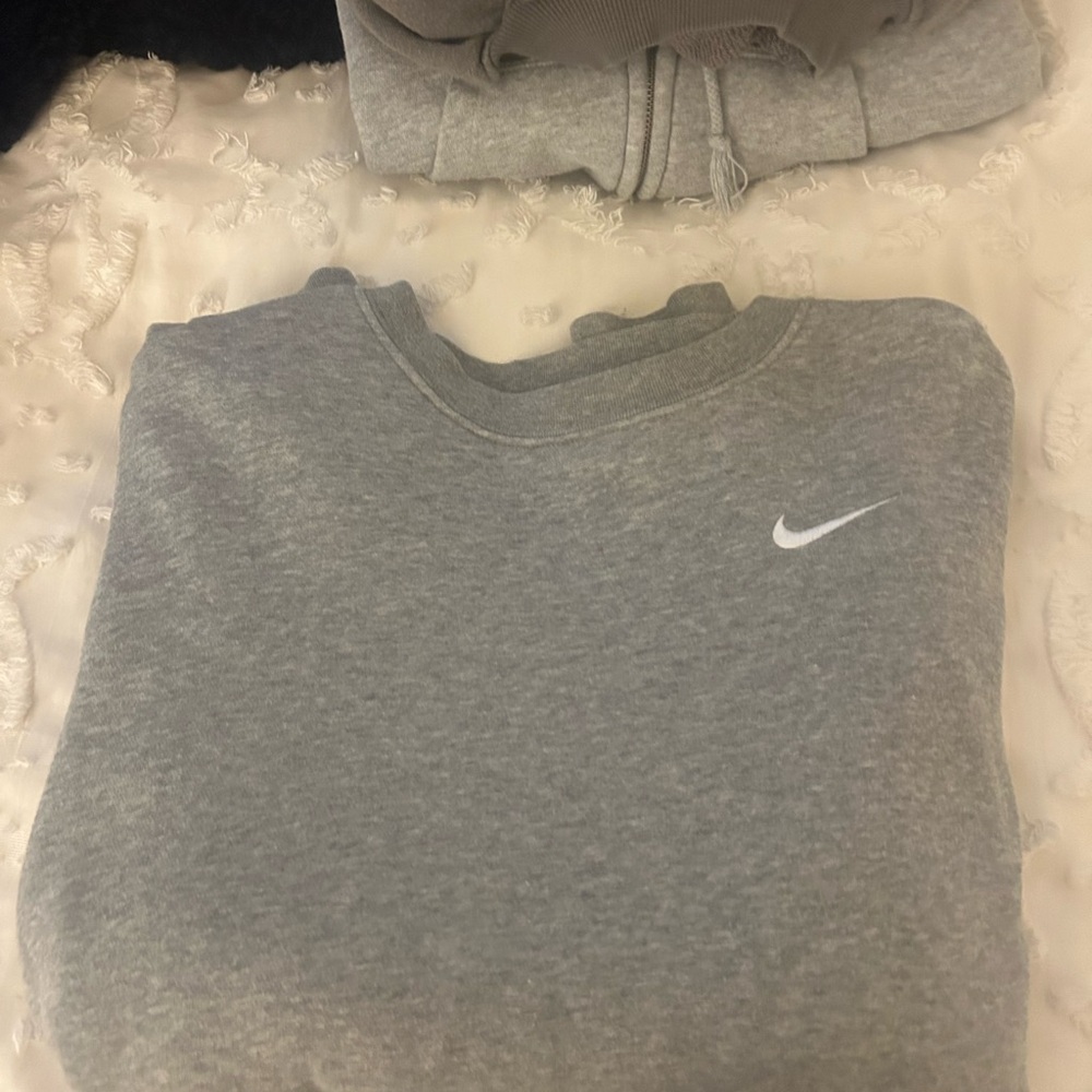 Nike Heather Gray Crewneck Sweatshirt